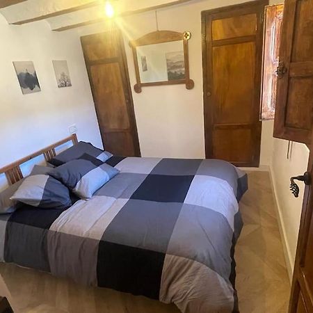 Acogedora Casa Con Patio-Parking Villa Albarracin Luaran gambar