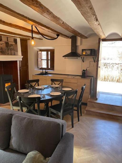 Acogedora Casa Con Patio-Parking Villa Albarracin Luaran gambar