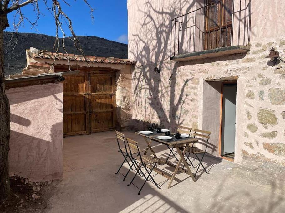 Acogedora Casa Con Patio-Parking Villa Albarracin Luaran gambar